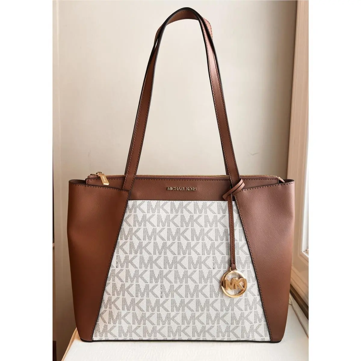 Maddie Tote Bag Medium East West Vanilla Logo by Michael Kors