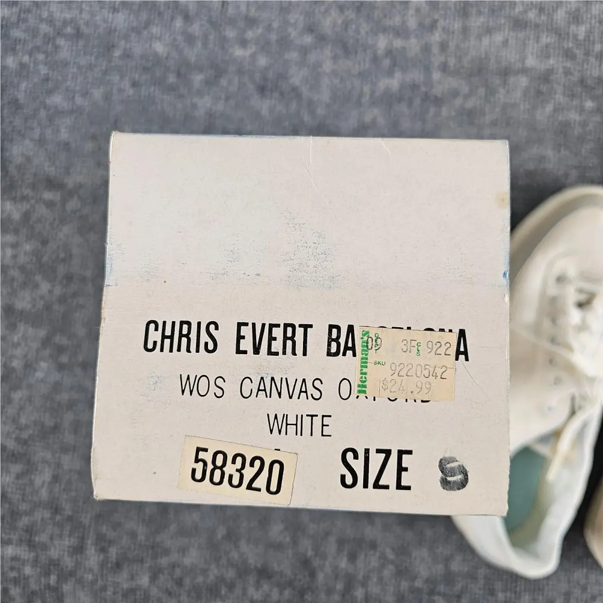 Converse shoes - White 1
