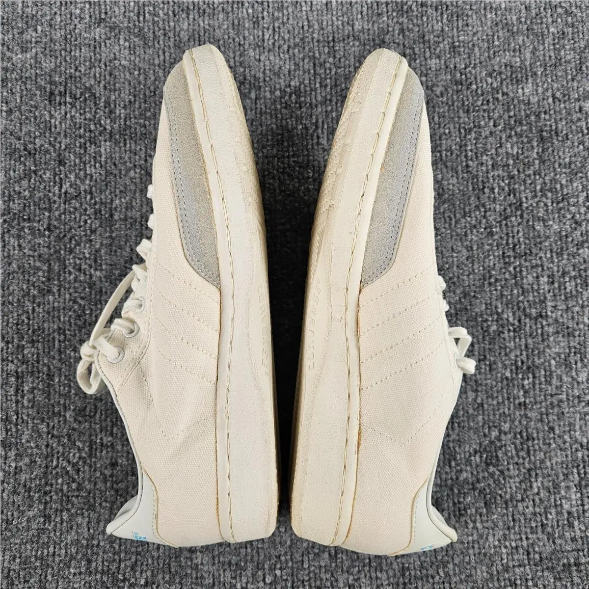 Converse shoes - White 2