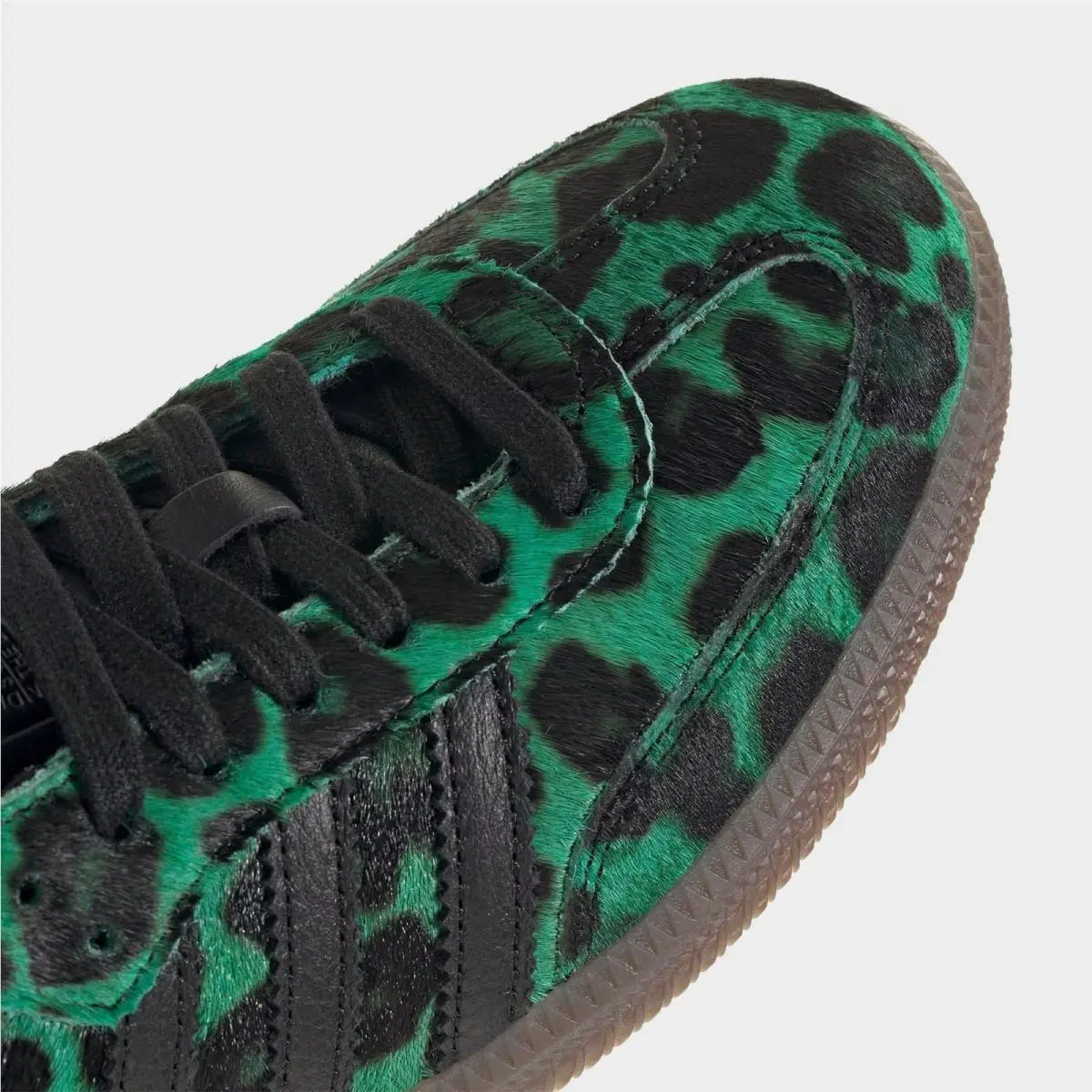 Adidas shoes - HQ9374 350 - Semi Screaming Green/Core Black/Gold Metallic 4