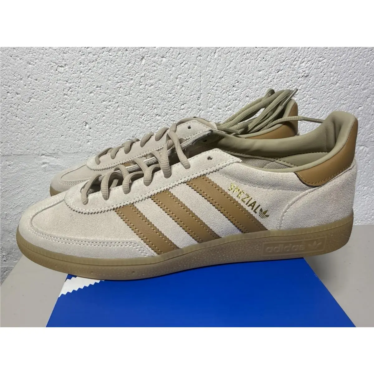 Adidas Handball Spezial Men`s Shoes IH9762 Wonder Beige / Cardboard / Gum Multi