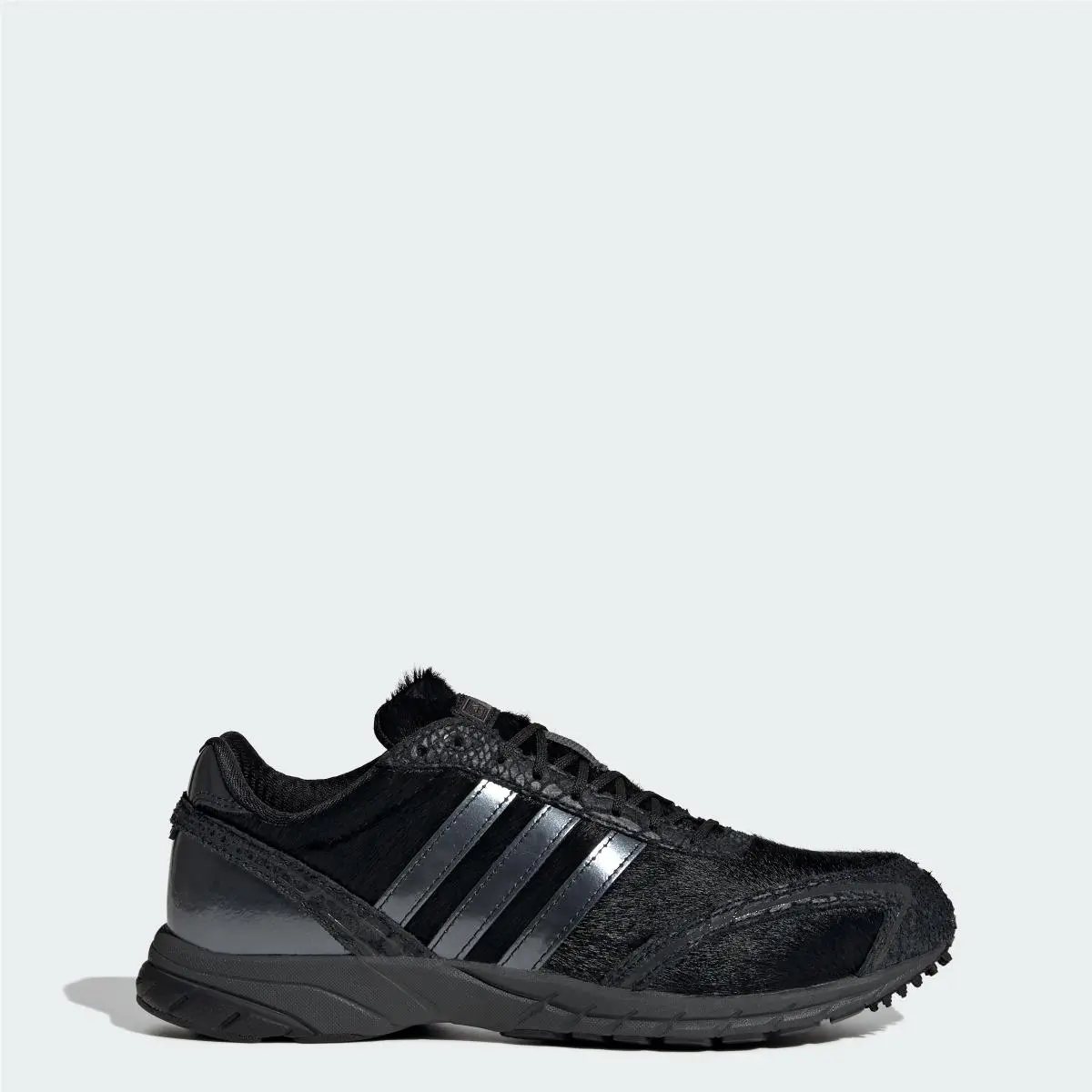 Adidas shoes - Core Black / Core Black / Carbon 12