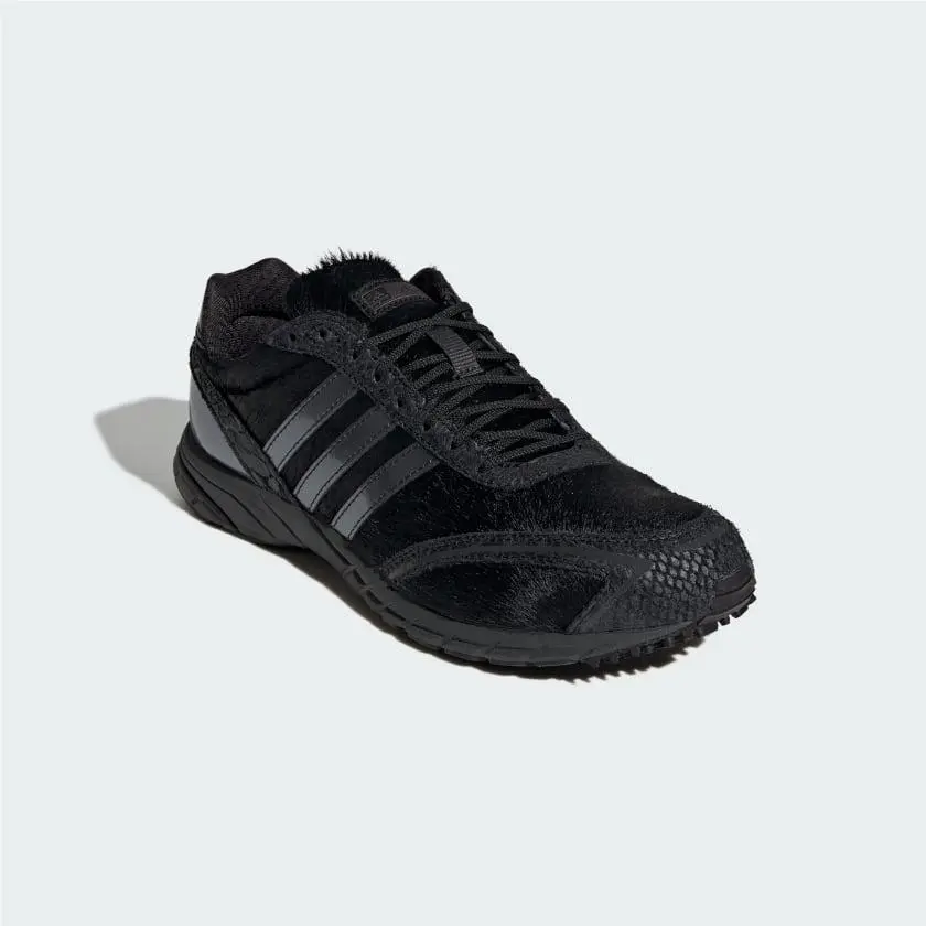 Adidas shoes - Core Black / Core Black / Carbon 16