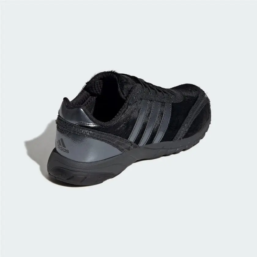 Adidas shoes - Core Black / Core Black / Carbon 17