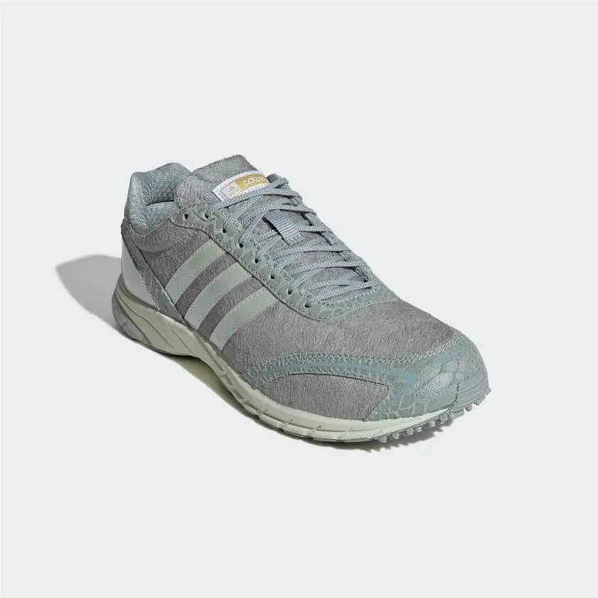 Adidas shoes - Core Black / Core Black / Carbon 23