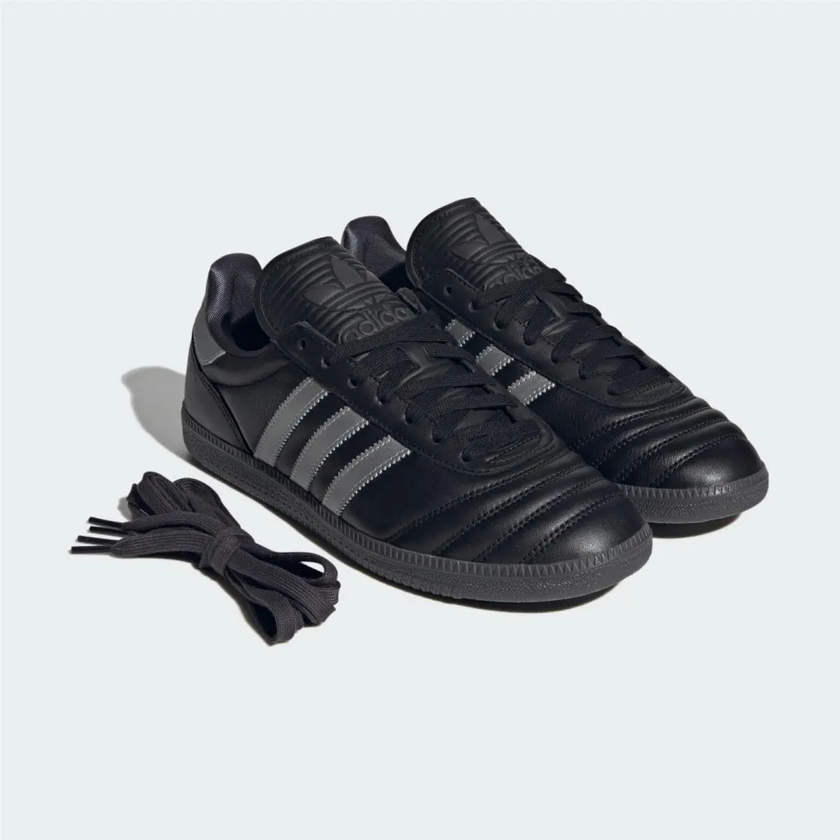 Adidas shoes - Black/Silver 3