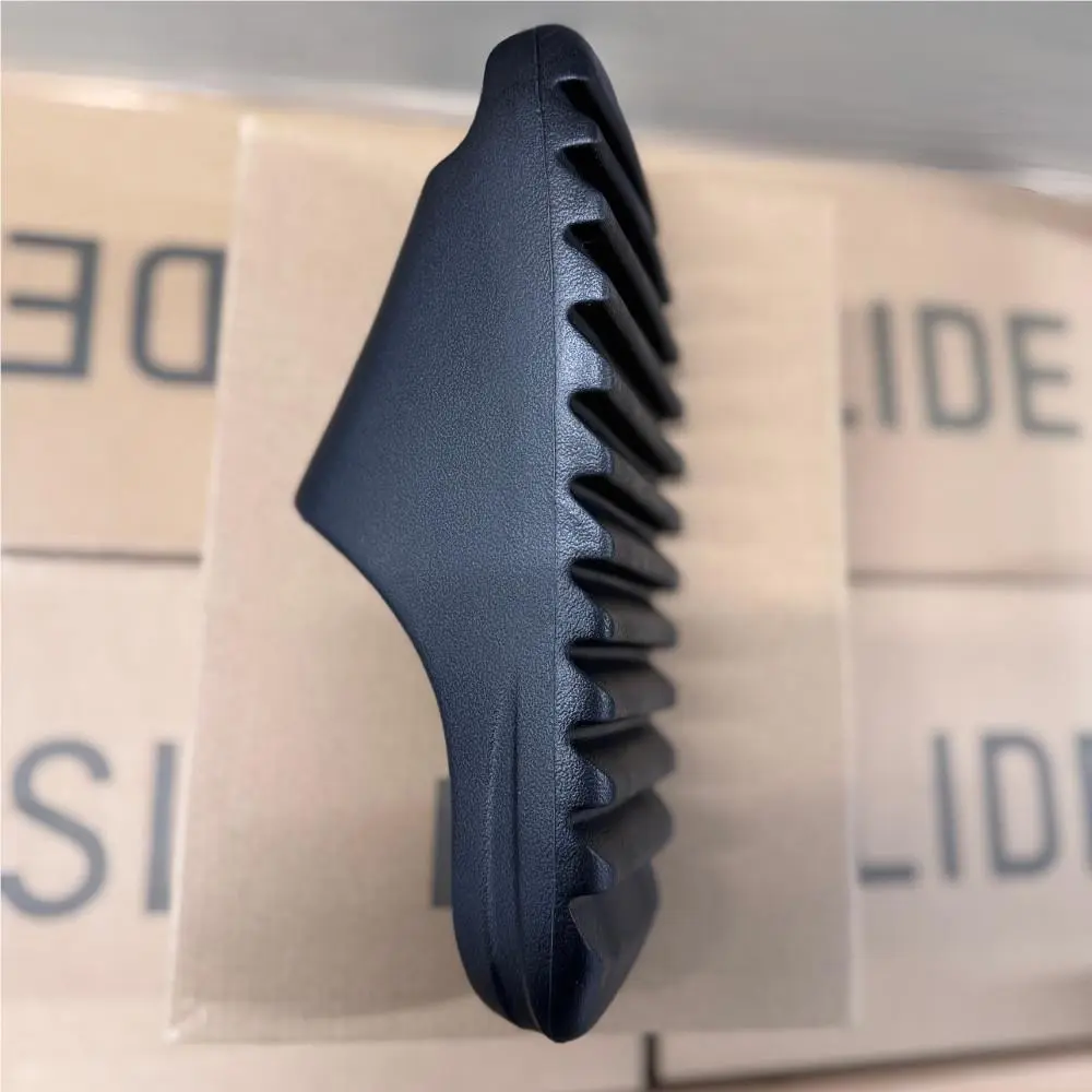 Adidas shoes - Black 3