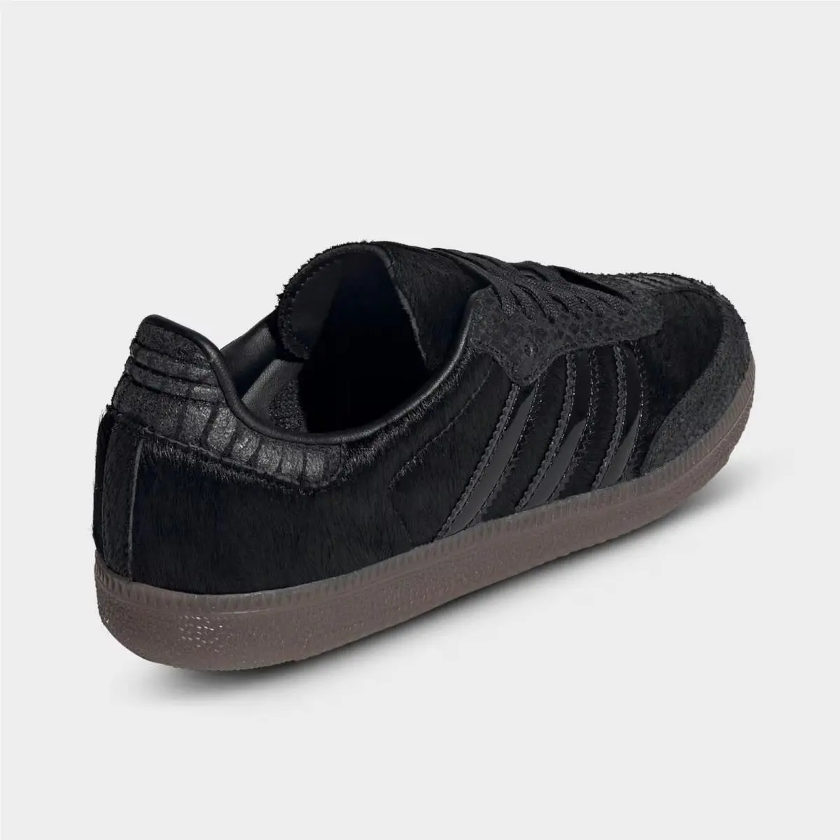 Adidas shoes - IH9149 001 - Core Black/Core Black/Off White 2