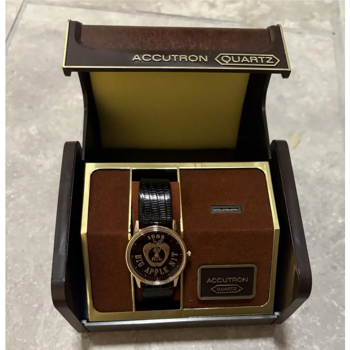 1985 Big Apple Nit Bulova Accutron Quartz Watch Tournament Gift W/ Case