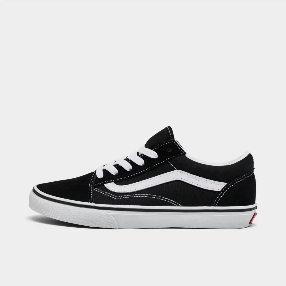 Big Kids` Vans Old Skool Casual Shoes Black/true White 00D2VY28 001