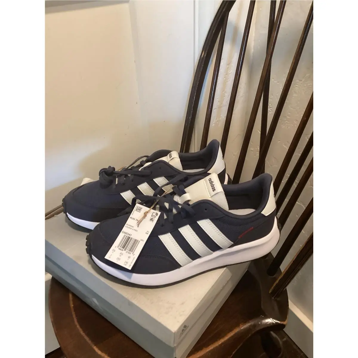 Adidas Run 70s Men`s Lifestyle Running Shoes Athletic Sneakers Suede Mesh Sz 7M
