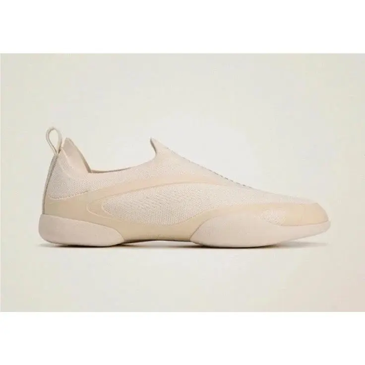 by Stella Mccartney Women’s Taekwondo Shoes Sz. 9 JQ2976 Almond Milk by Adidas