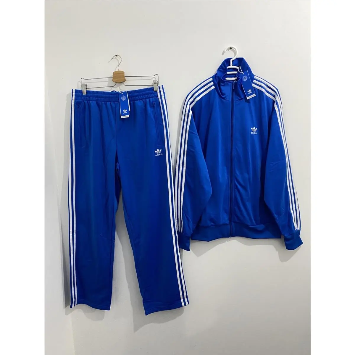 Adidas clothing - Blue Bird White 0
