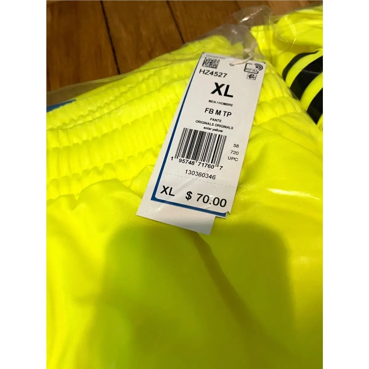 Adidas clothing - Neon 1