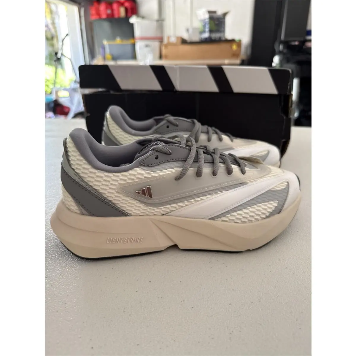 Size 6 - Adidas Lightblaze Off White Grey W
