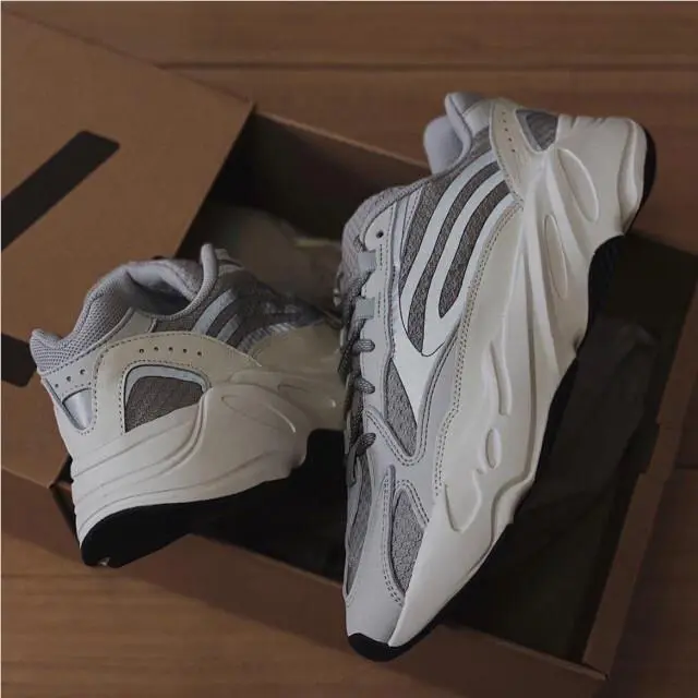 Adidas Yeezy Boost 700 V2 Low Static EF2829- Size 12 Mens