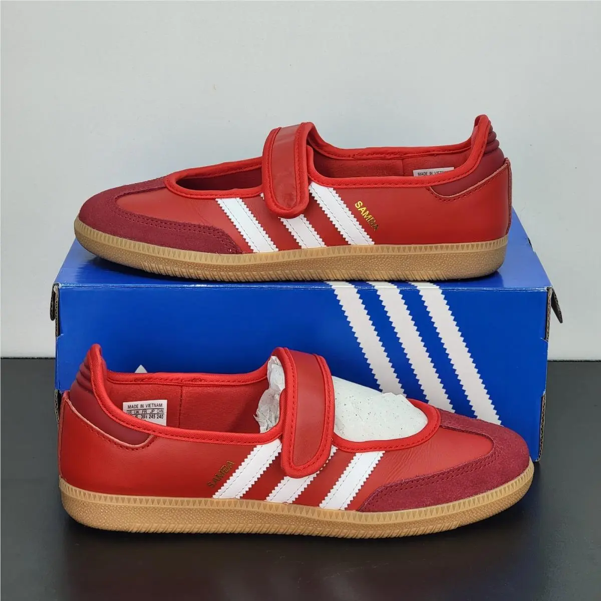 Adidas Samba Jane Women`s Size 7.5 Athletic Shoes Red Casual Footwear Sneakers