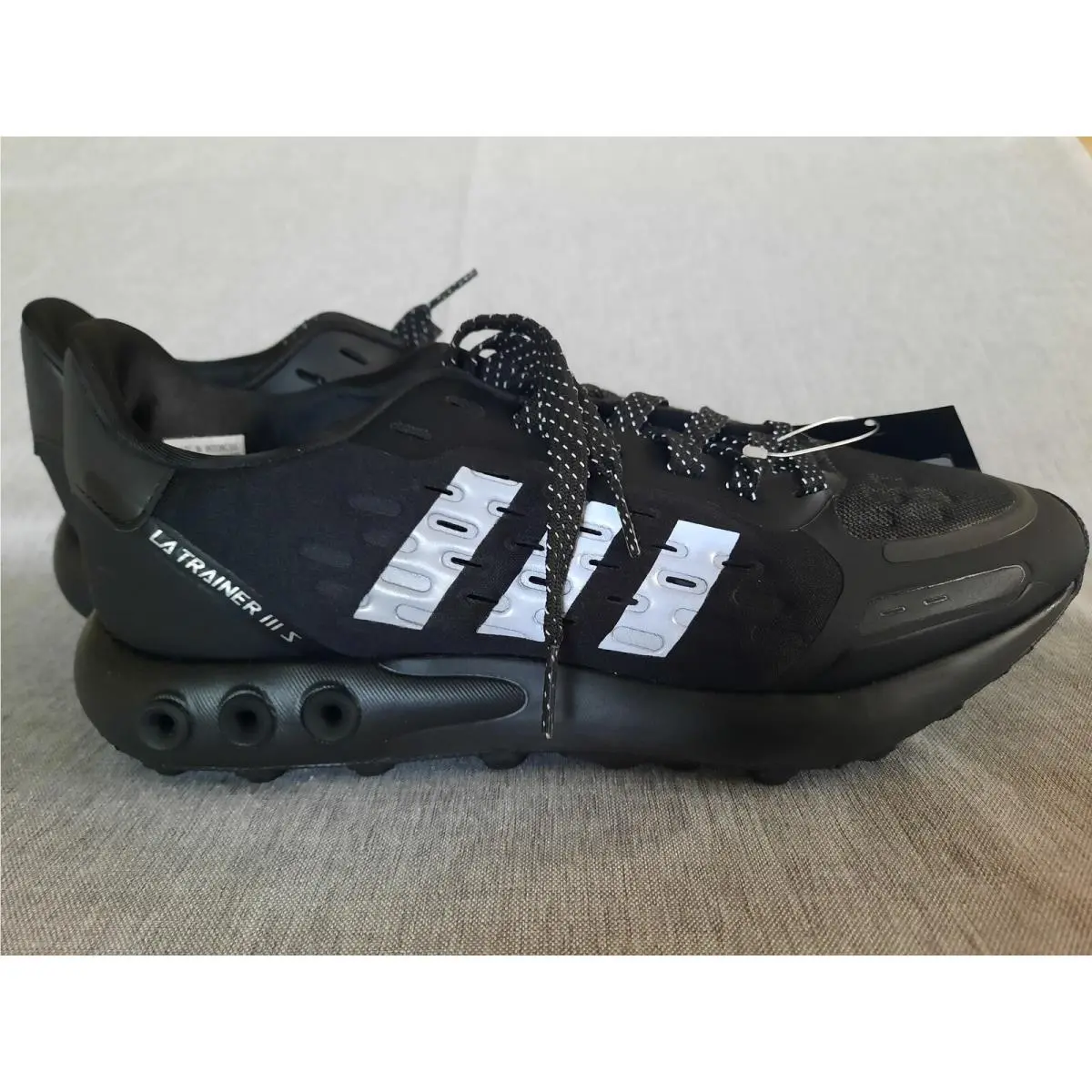 Adidas Men`s US Size 8.5 Black/white LA Trainer Iii Outdoor Performance Shoes