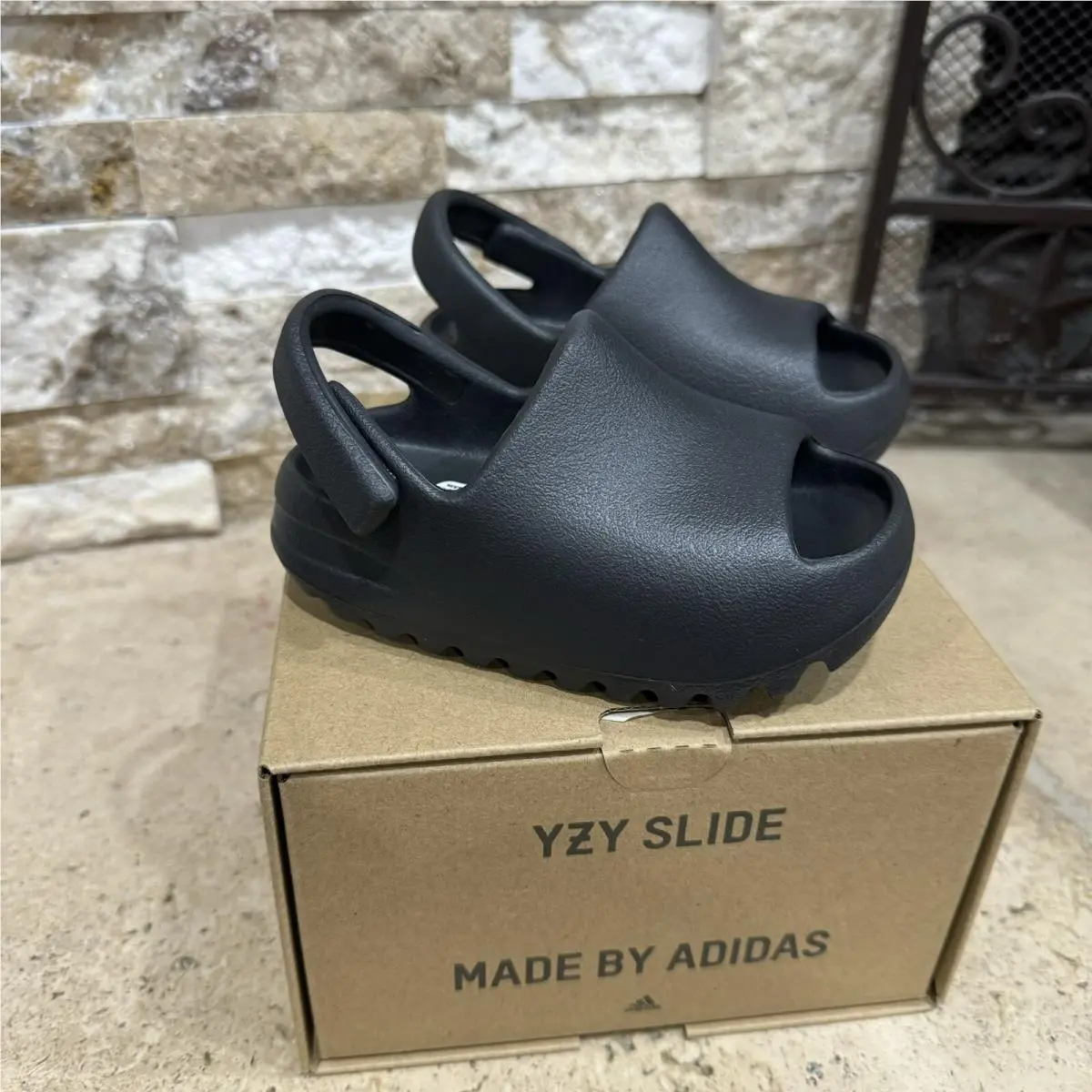 Adidas Yeezy Slide Onyx Infants HQ4118 Size 7K Toddlers