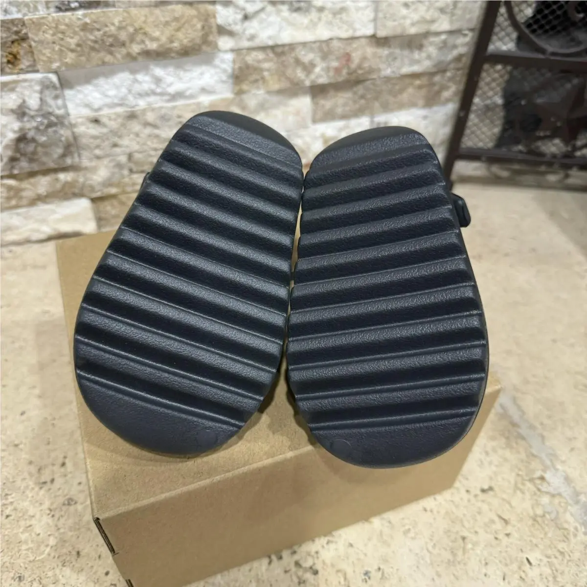 Adidas shoes - YEEZY - YEEZY - Onyx 4