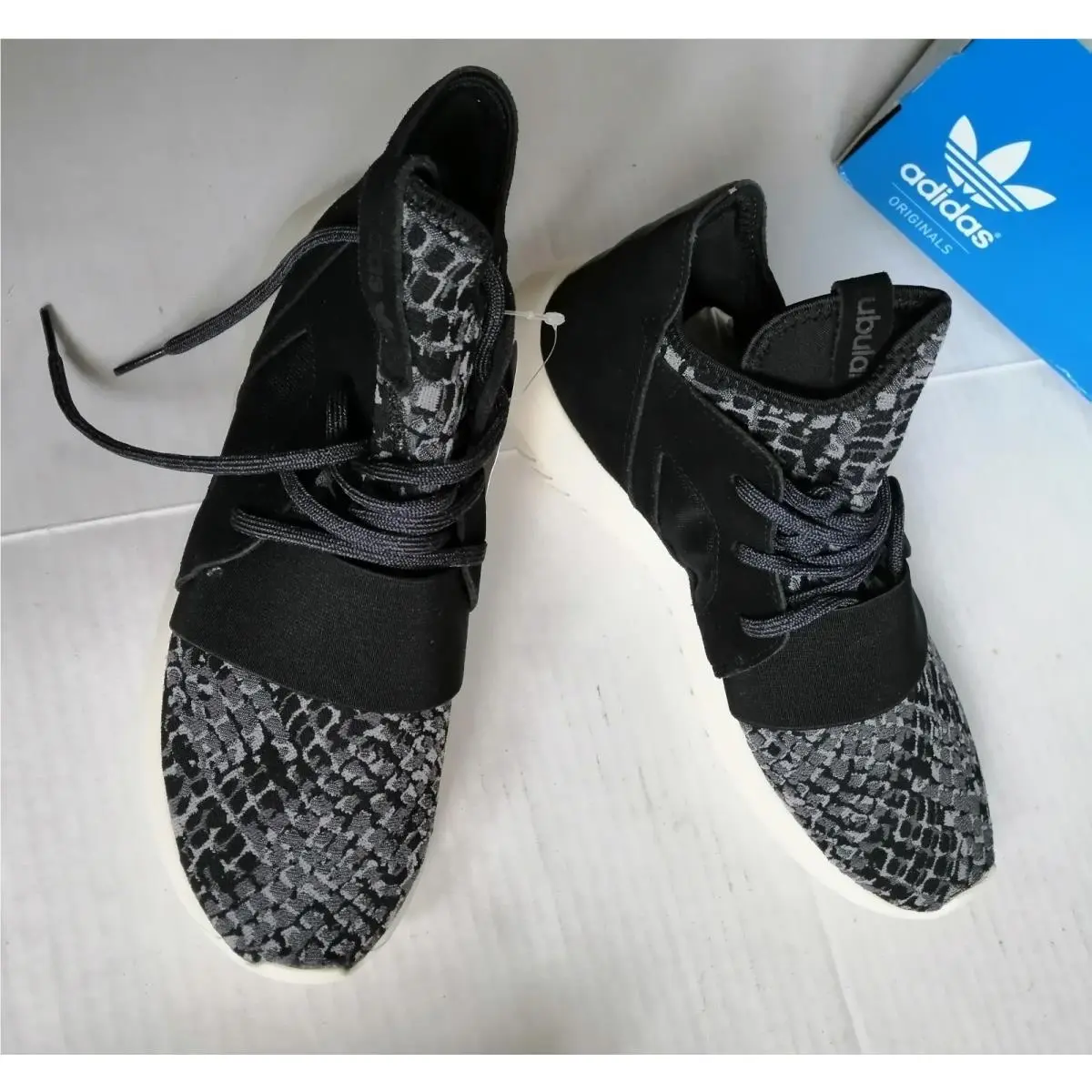 Adidas shoes - adidas Tubular Defiant - Tubular Defiant - BB5122 - Black/white 1