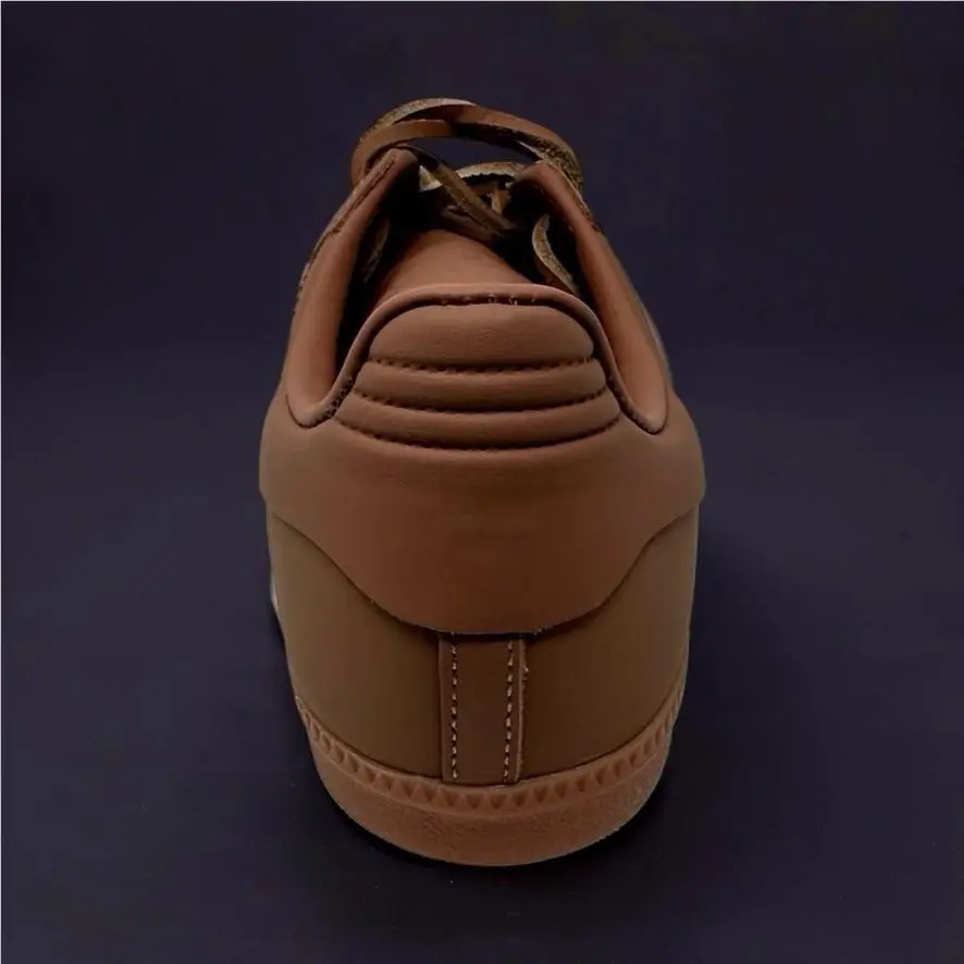 Adidas shoes - Terracotta / Clay Strata 13