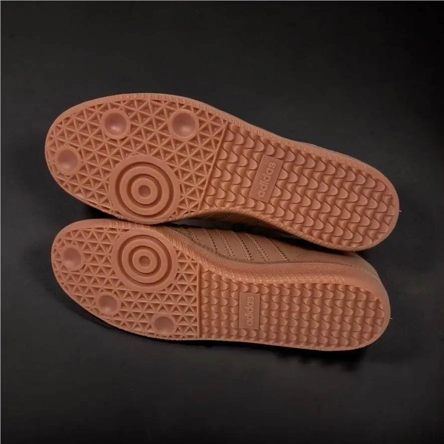 Adidas shoes - Terracotta / Clay Strata 5