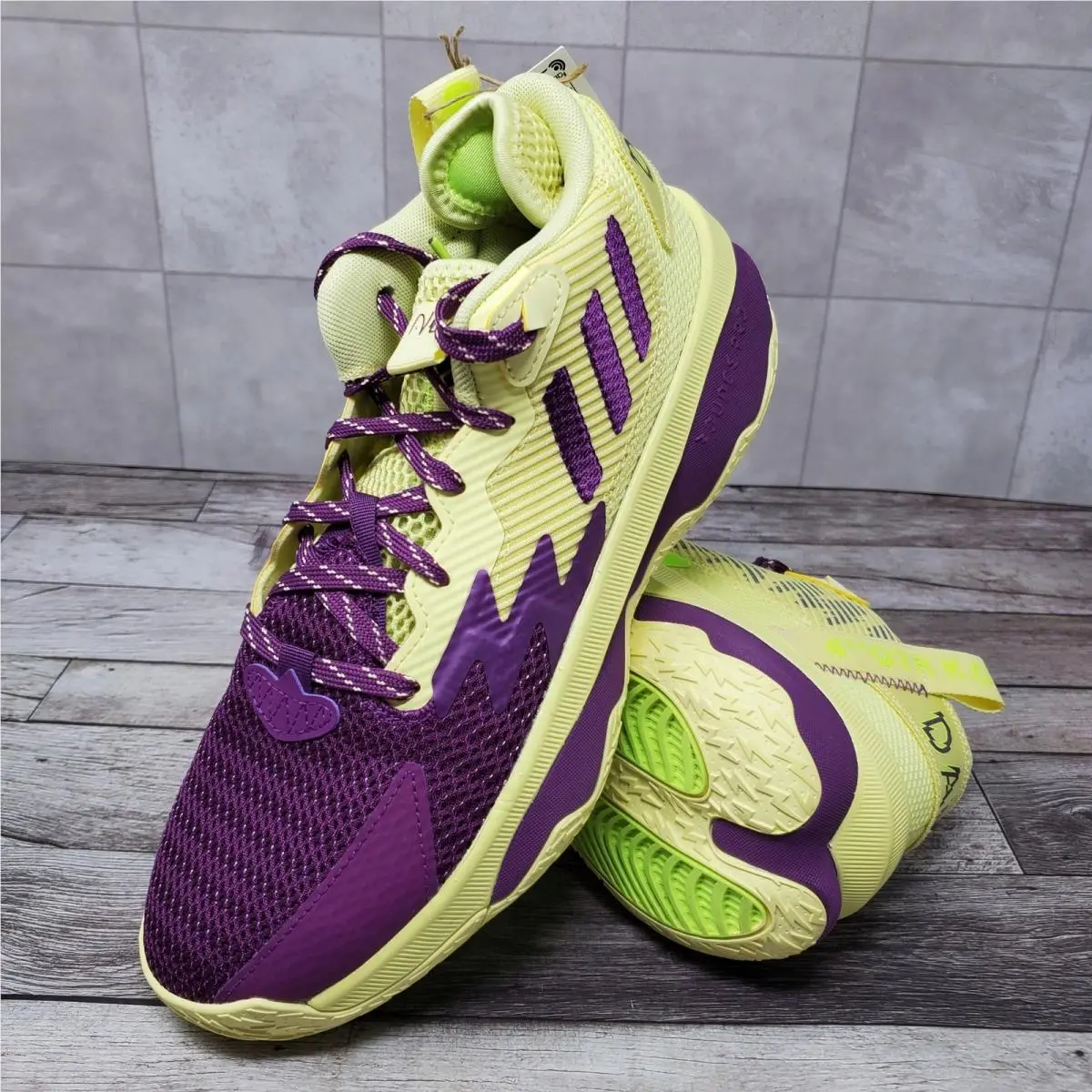 Adidas Damian Lillard Dame 8J GY2906 Basketball US Kids Size 7