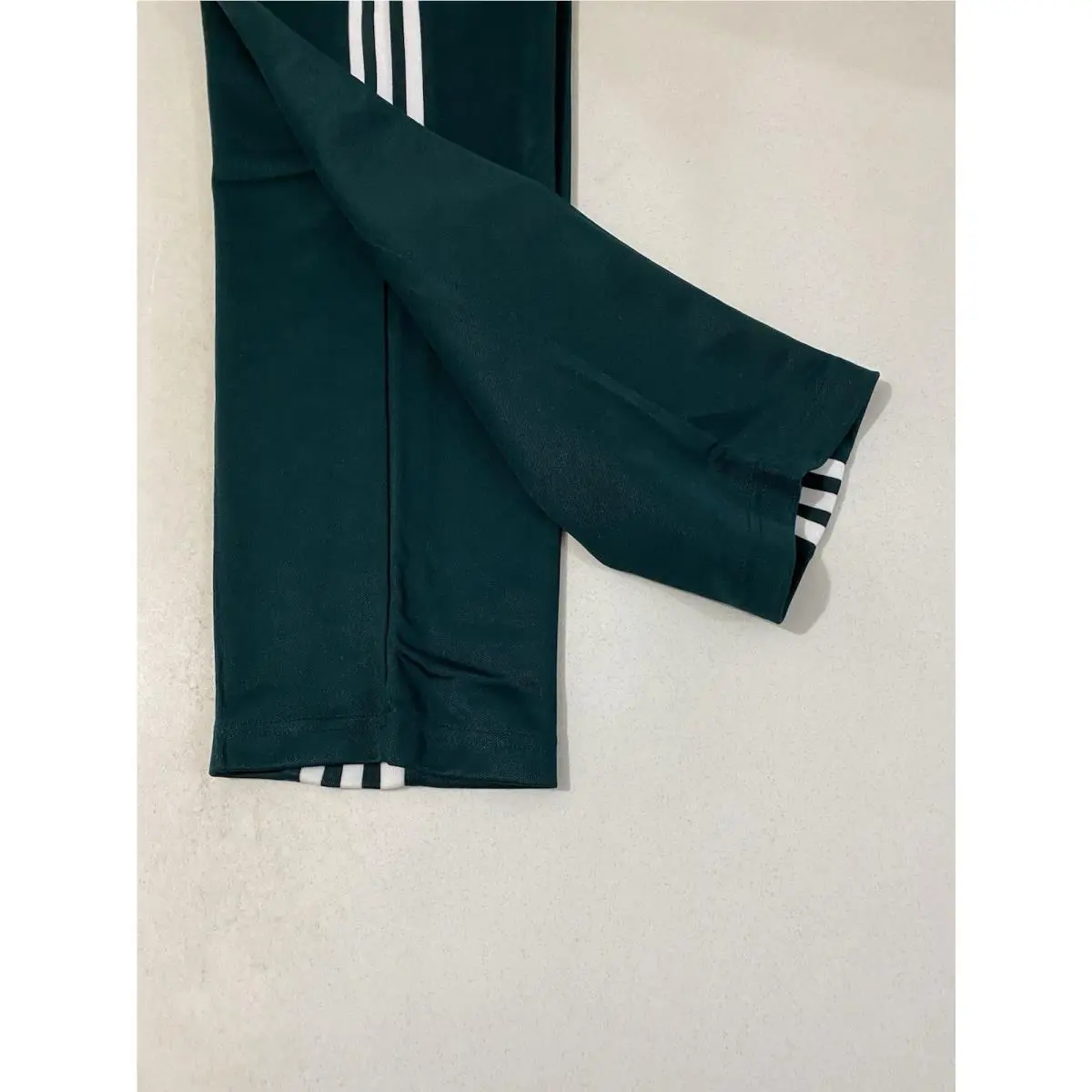Adidas clothing - Aurora Ivy White 7