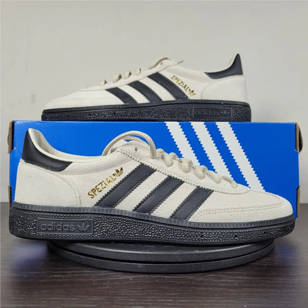 Adidas Handball Spezial Sneaker Shoes Aluminum Black Gold JR3667 Men`s Sz 12.5