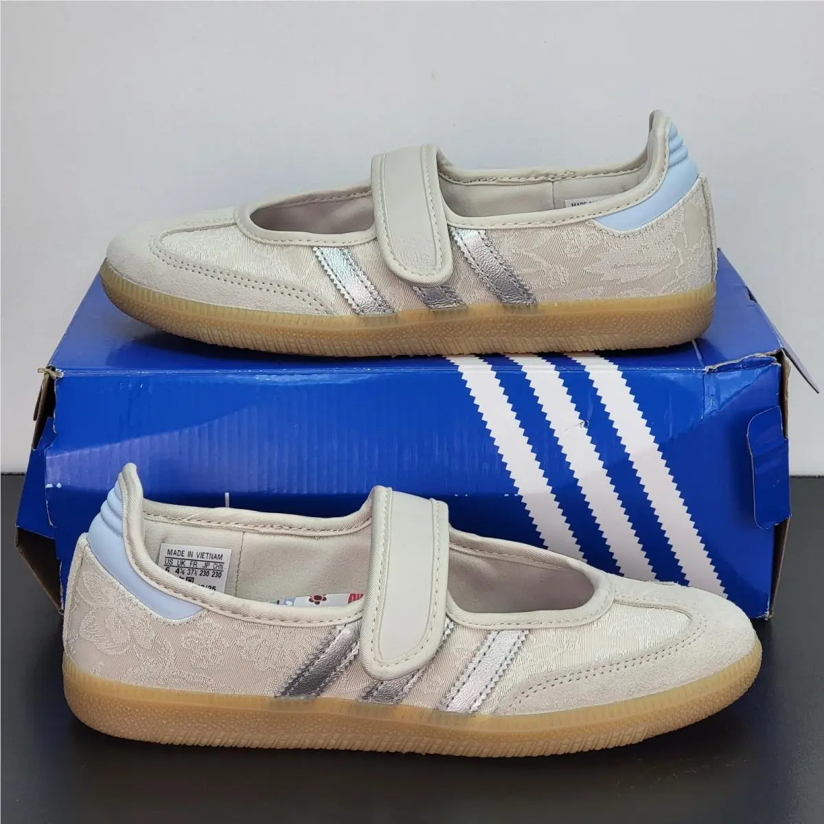 Adidas Samba Jane Women`s Size 6 Athletic Shoes Tan Casual Footwear Sneakers