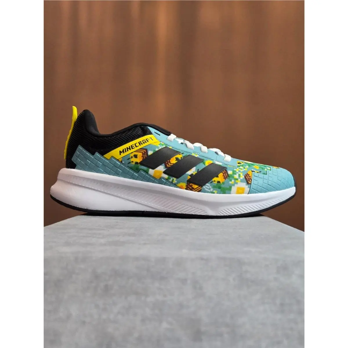 x Minecraft Fortarun Blue Black Bee Pixel JR1939 Size 5.5Y Women`s 6.5 by Adidas