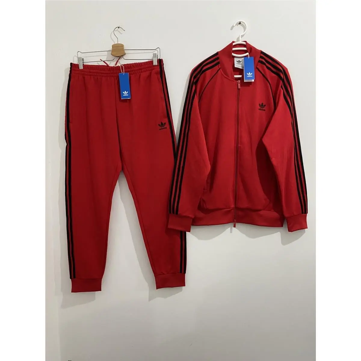 Adidas clothing - Better Scarlet Black 0