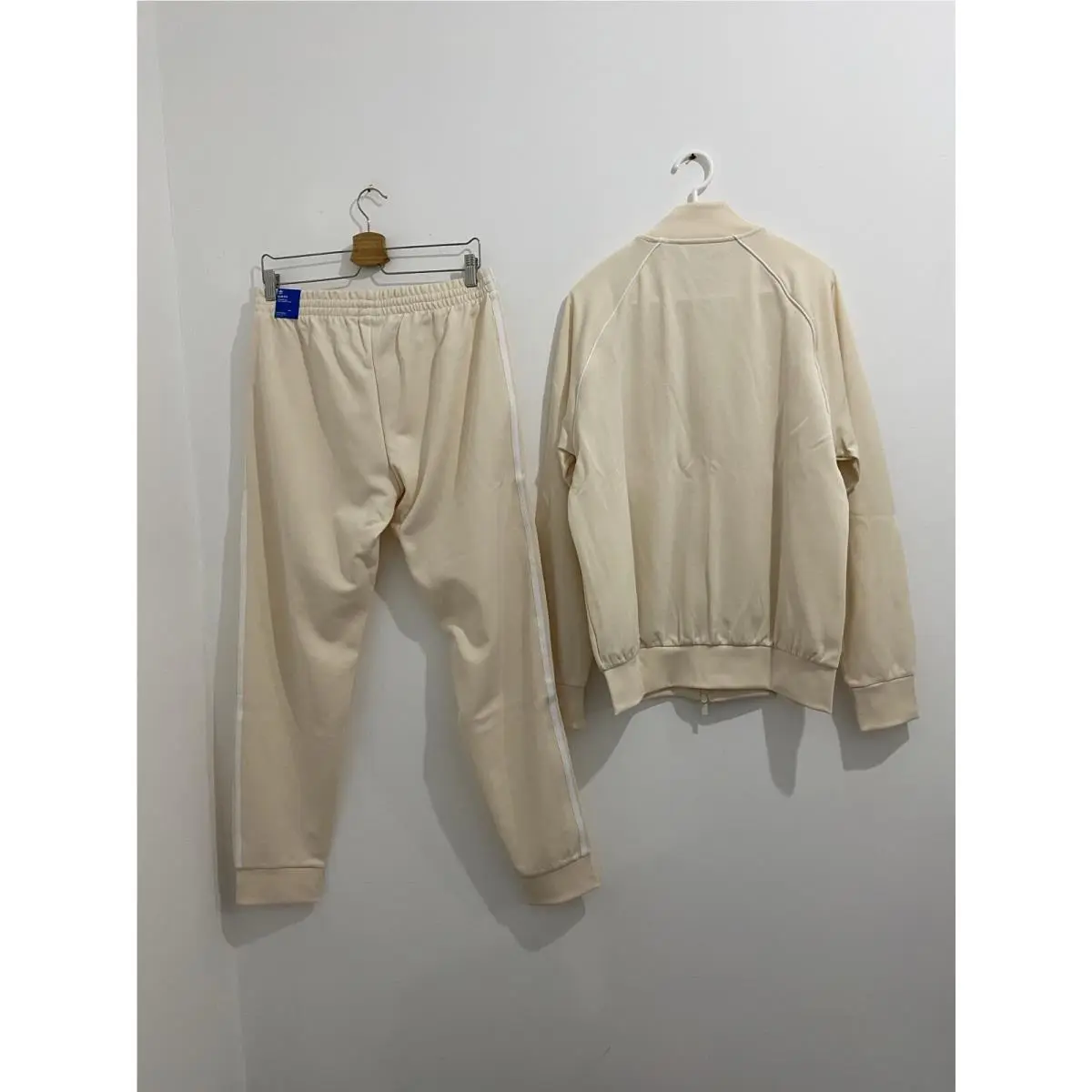 Adidas clothing - Wonder White 1