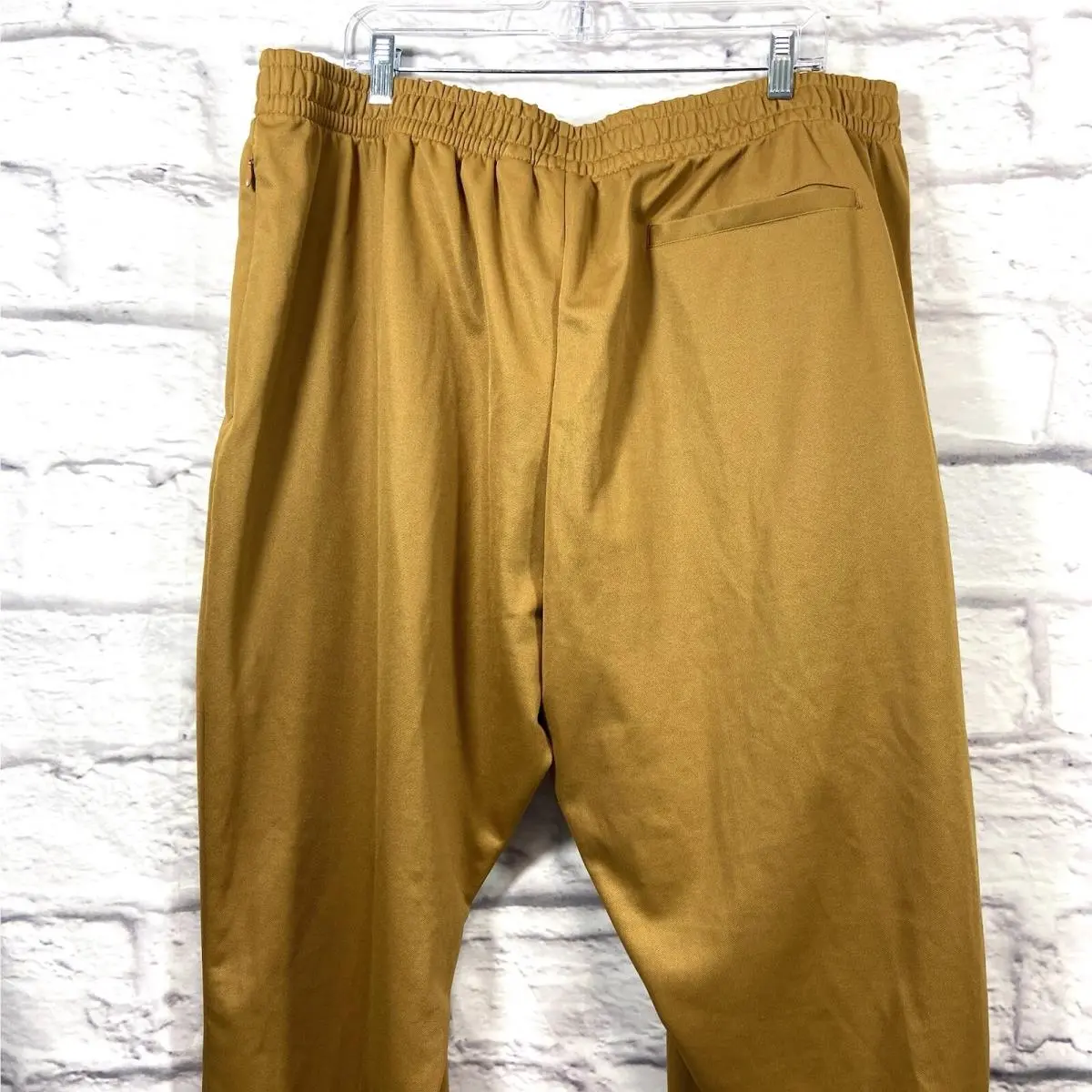 Adidas clothing - Brown 3