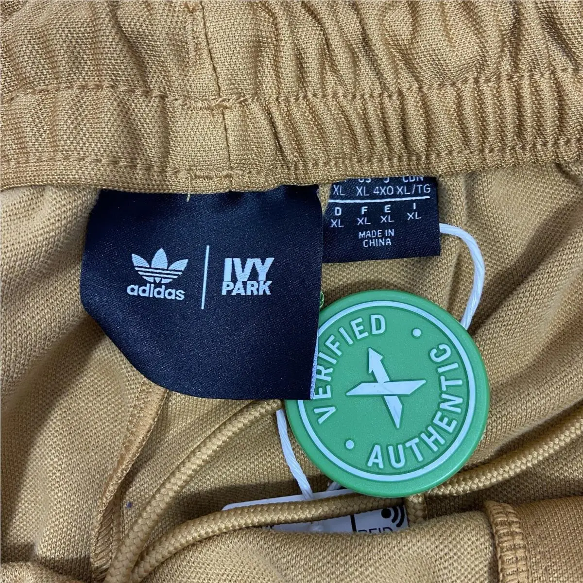 Adidas clothing - Brown 6