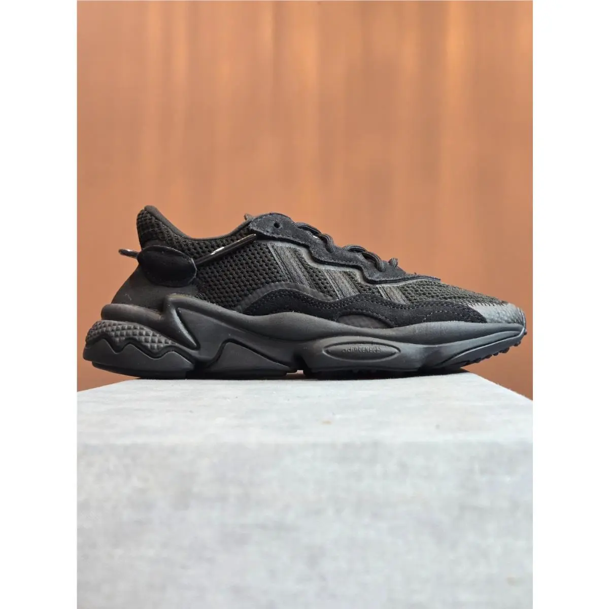 Adidas Originals Ozweego - Triple Black EE7775 Size 4.5Y Women`s 5.5