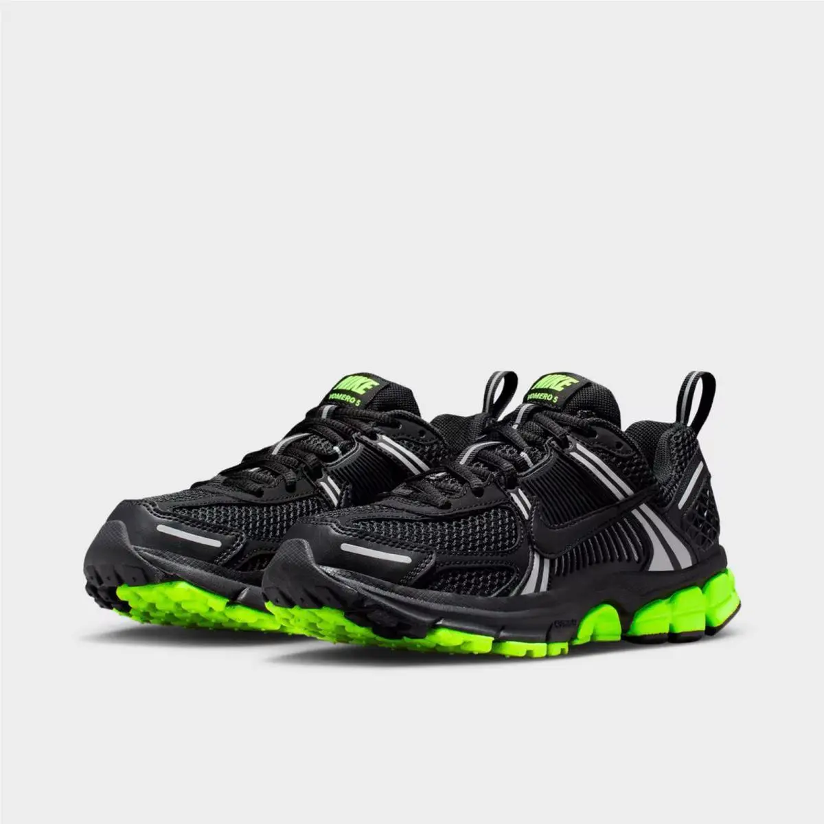 Nike shoes - HF6998 009 - Black/Black/Black/Volt 1