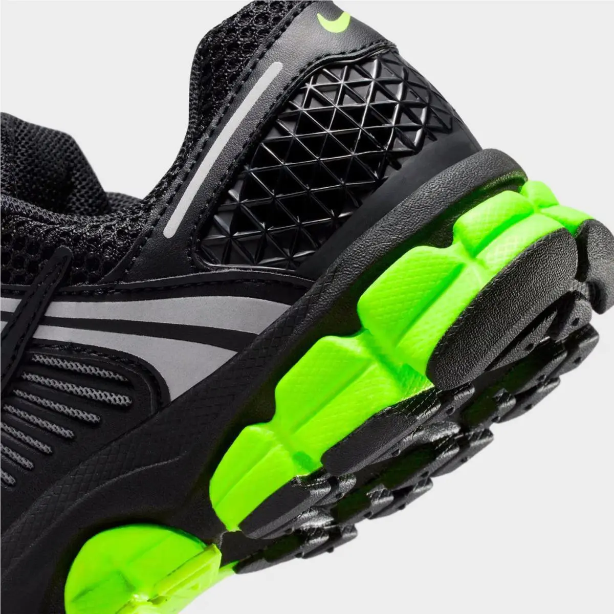 Nike shoes - HF6998 009 - Black/Black/Black/Volt 0