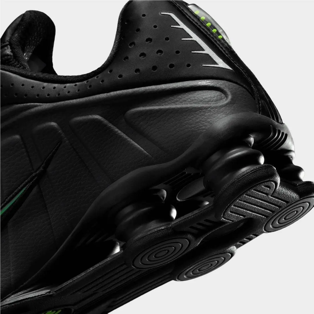 Nike shoes - Nike Shox R4 - Shox - IQ0574-060 - Black 3