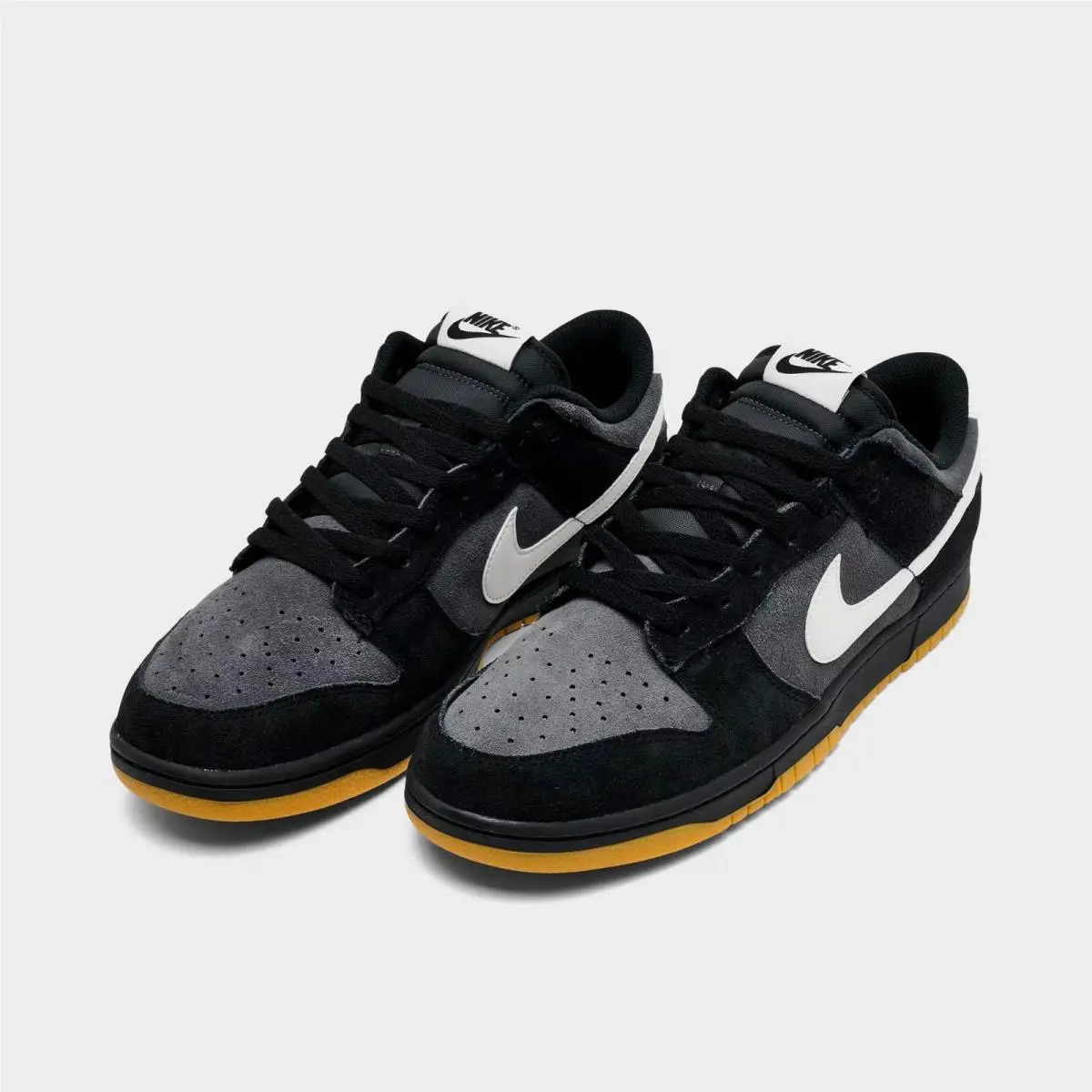 Nike shoes - HQ1931 001 - Black/Grey/Gum 1