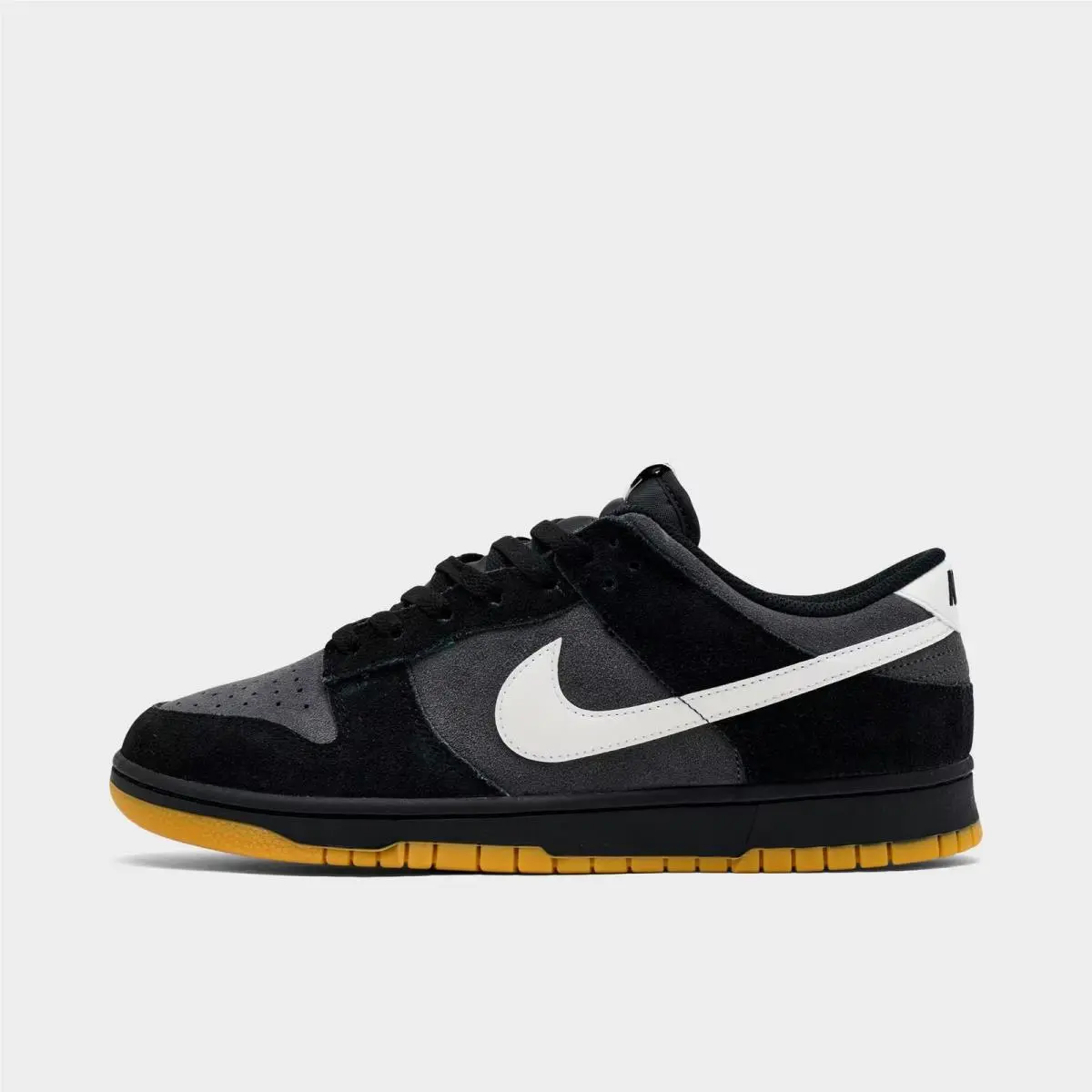 Nike shoes - HQ1931 001 - Black/Grey/Gum 3