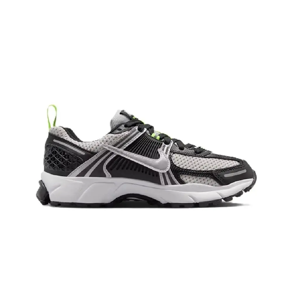 Big Kid`s Nike Vomero 5 Black/metallic Silver IQ0312 010 - Black/Metallic Silver