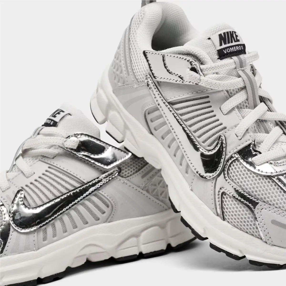 Nike shoes - IM9465 001 - Photon Dust/Gridiron/Sail/Chrome 4