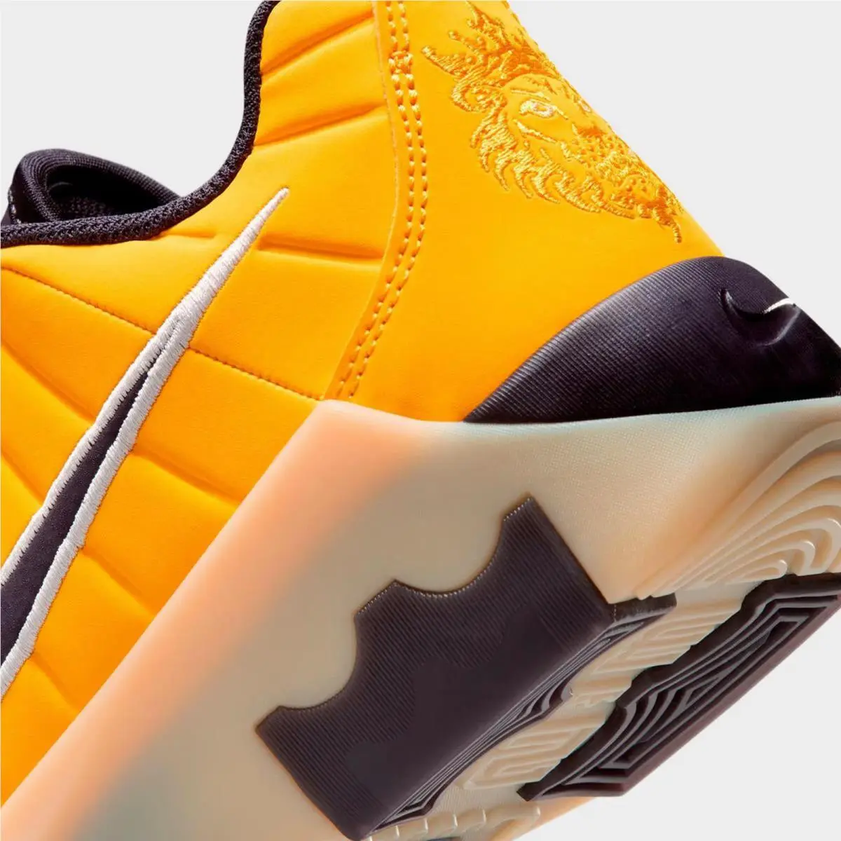 Nike shoes - HV2270 700 - Amarillo/Soft Yellow/Lilac/Cave Purple 0