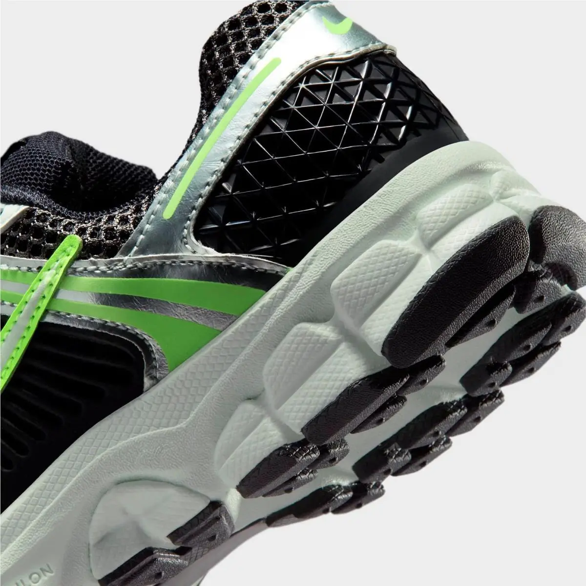 Nike shoes - HF6998 015 - Black/Volt Ice/Anthracite/Barely Green 4
