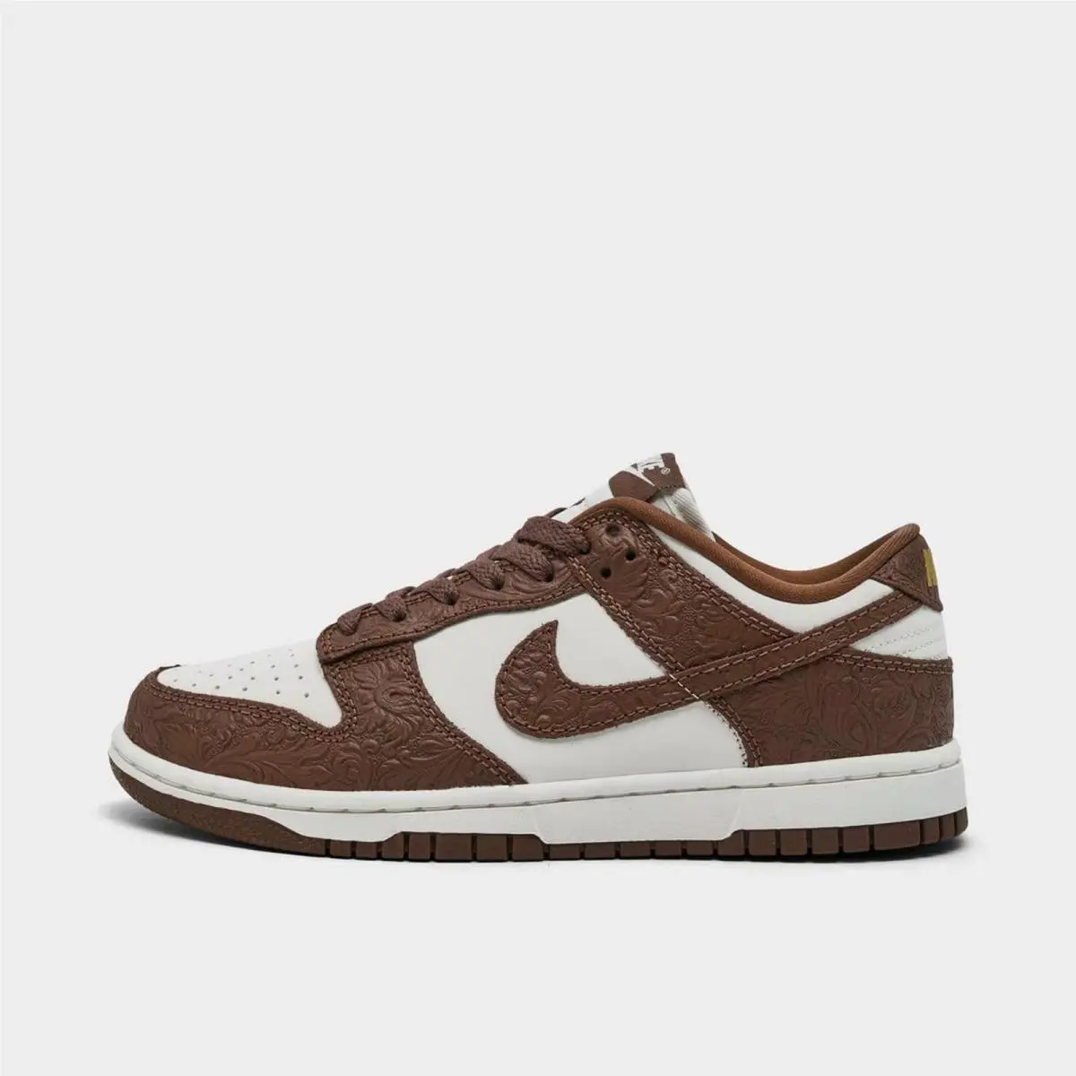 Nike shoes - IF3944 100 - Sail/Fauna Brown/Sail/Metallic Gold 3