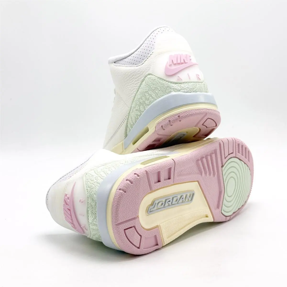 Nike shoes - Jordan Air 3 Retro GS - Beige 3