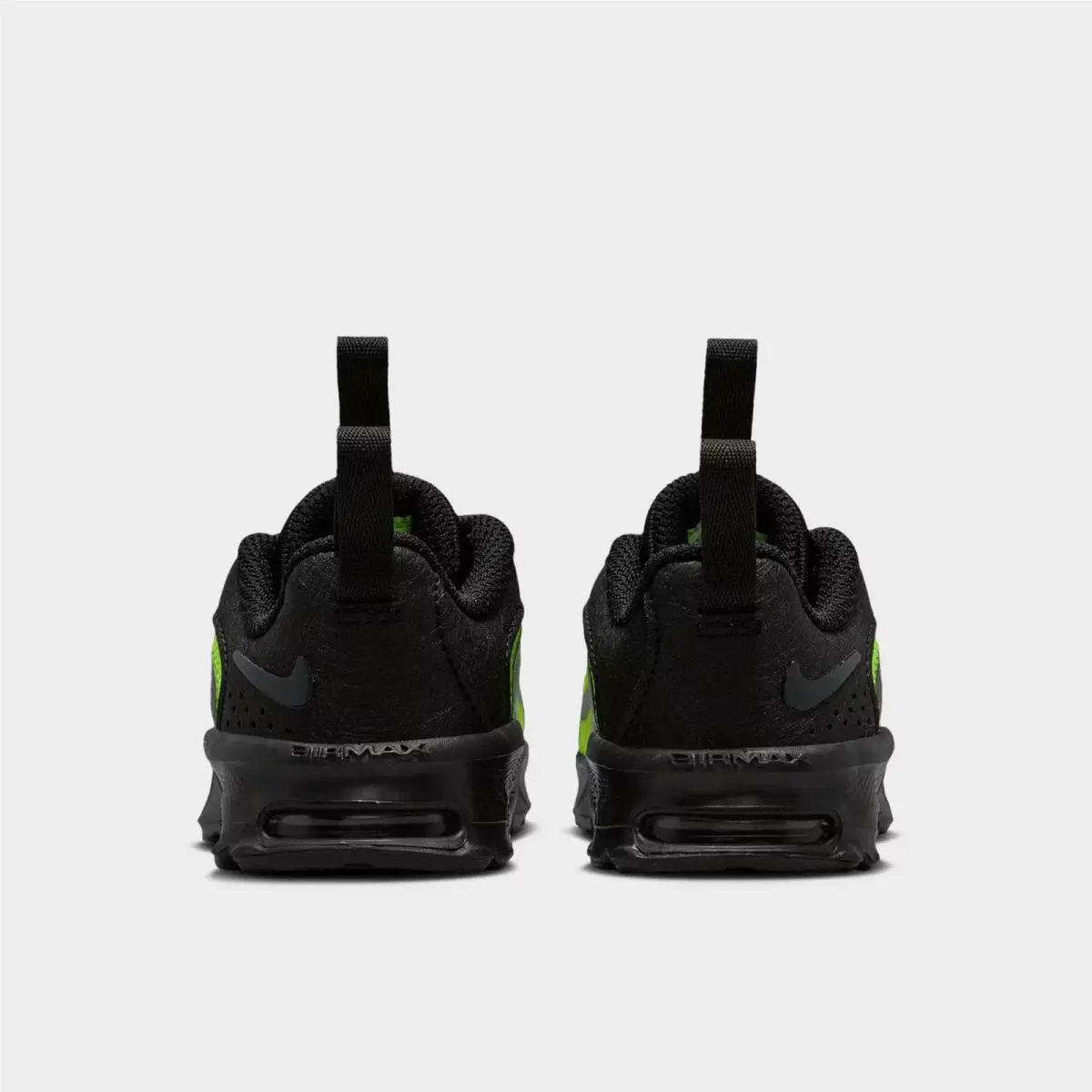 Nike shoes - II6556 700 - Volt/Barely Volt/Black/Dark Smoke Grey 6
