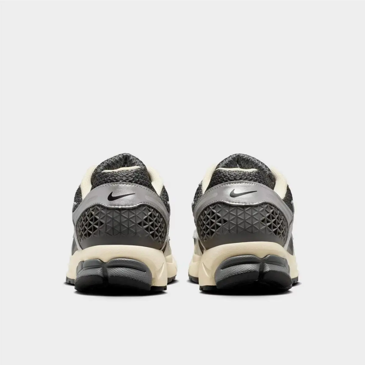 Nike shoes - IM3486 001 - Iron Grey/Metallic Silver/Coconut Milk/Chrome 2